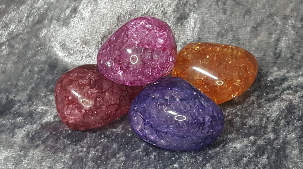 Crackle Quartz Tumbled Stone.